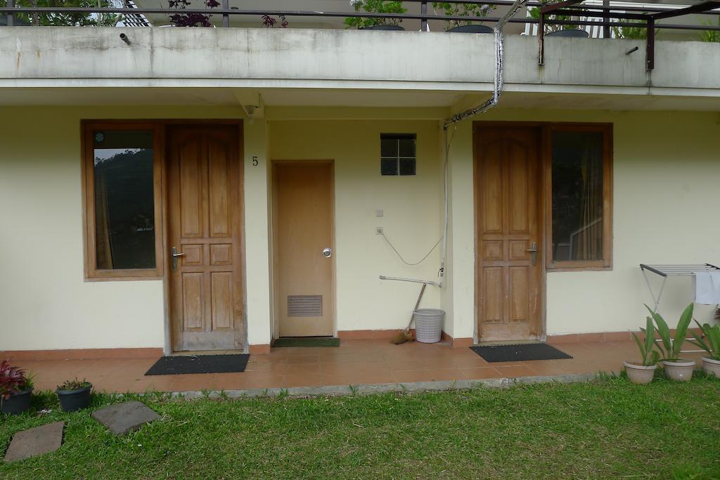 Puri Bernadi Guest House Lembang Zimmer foto
