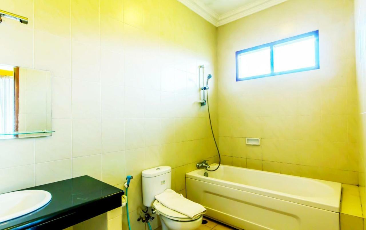 Puri Bernadi Guest House Lembang Exterior foto